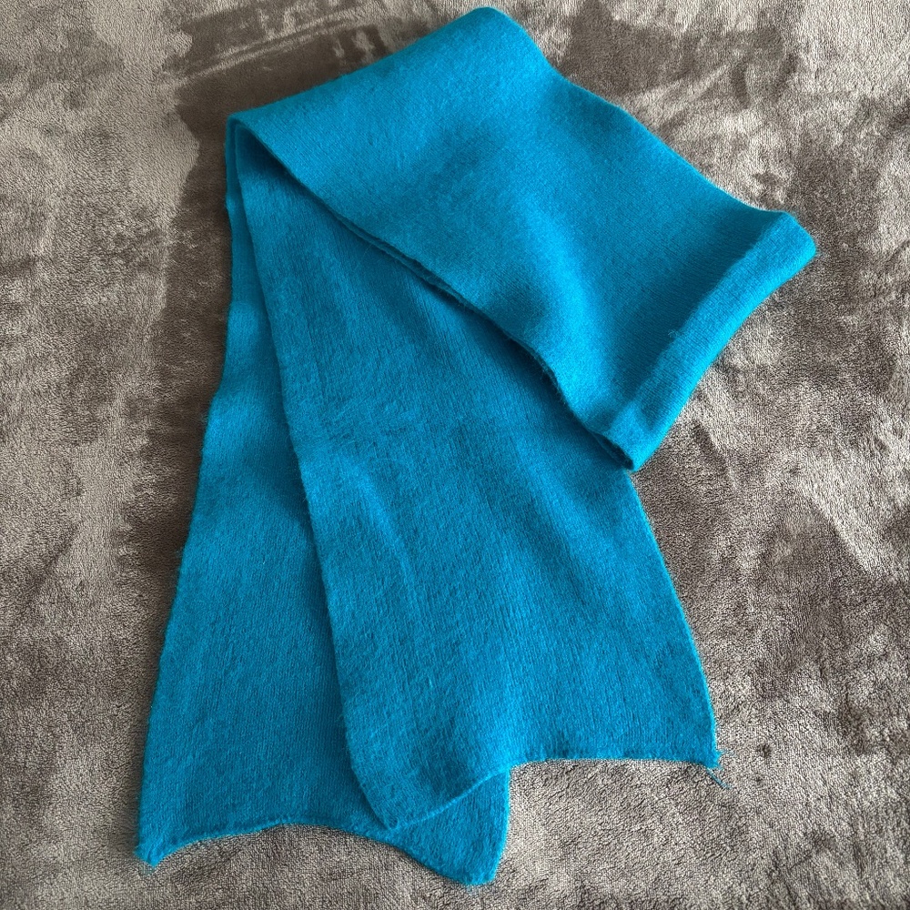 Angora Wool Scarf & Beret Set - Picture 6 of 7